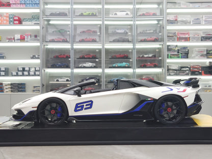 Scale Model RUNNER LamborghiniSVJ JM-RNR 035 1:18 - immagine 4