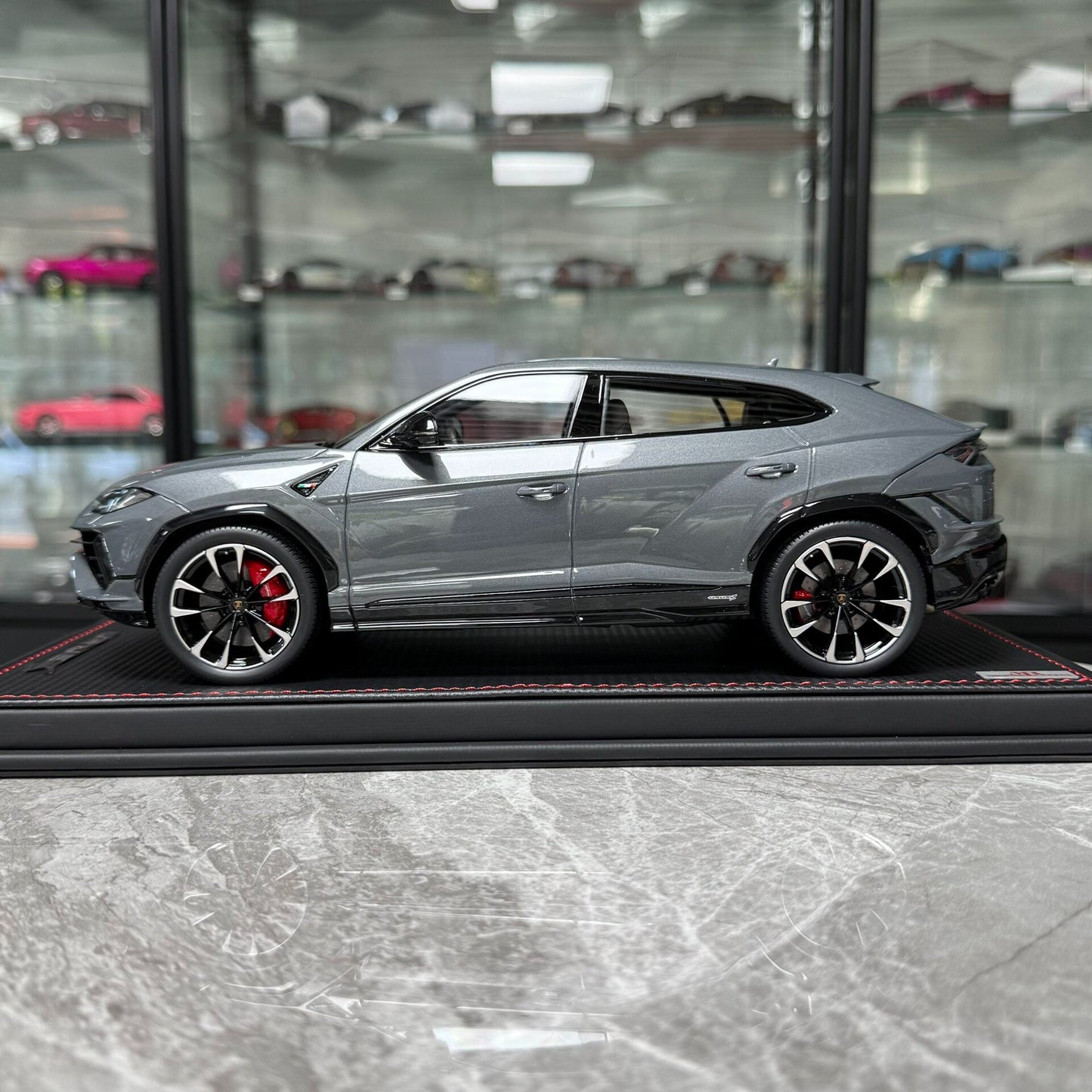 MR Lamborghini URUS S 1:18 Resin Model image 4