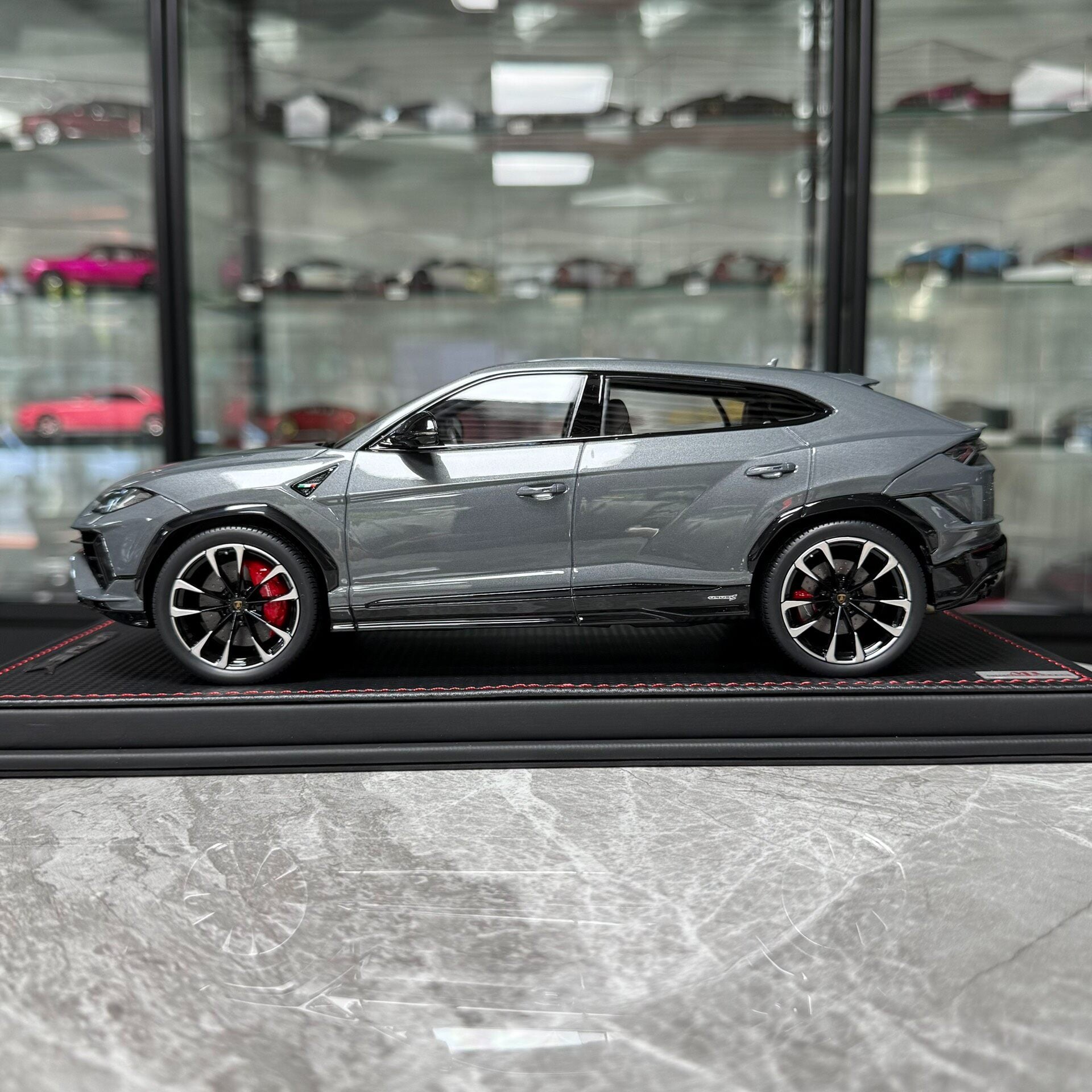 MR Lamborghini URUS S 1:18 Resin Model image 4