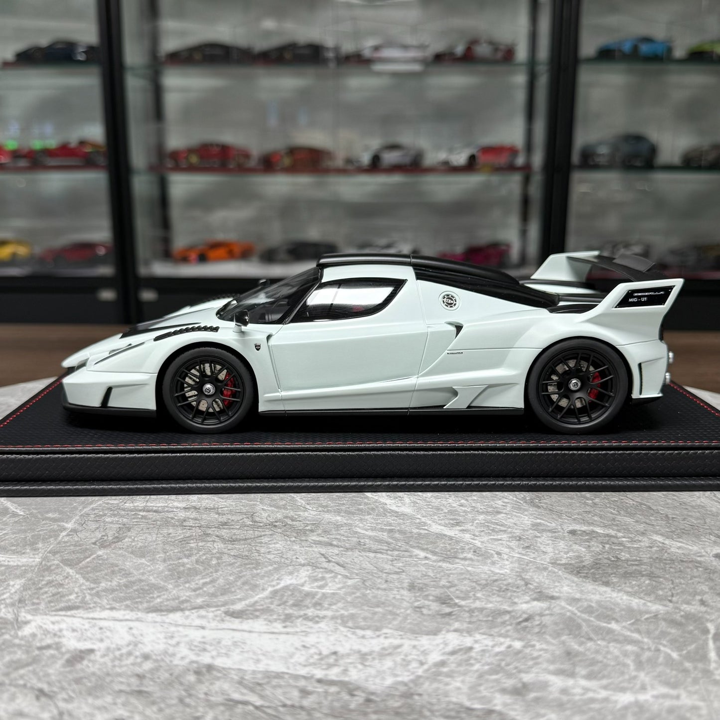 GT Spirit Ferrari Enzo 1:18 Resin Model image 4