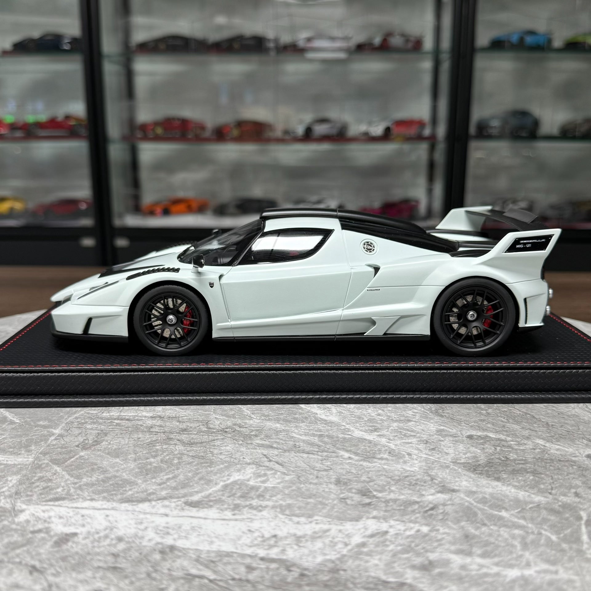 GT Spirit Ferrari Enzo 1:18 Resin Model image 4