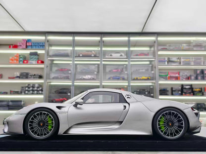 Scale Model 8 Porsche 918 spyde 1:8 Silver - immagine 4