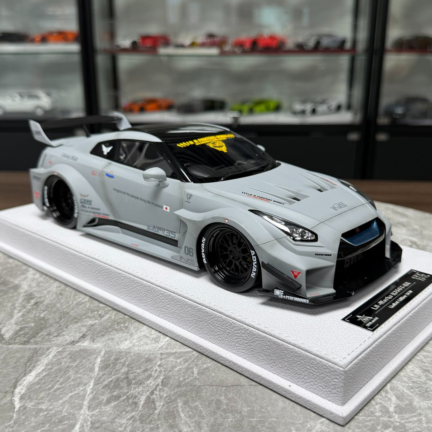 BBA Model Nissan GT-R 35GT-RR L 1:18 Resin Model image 4