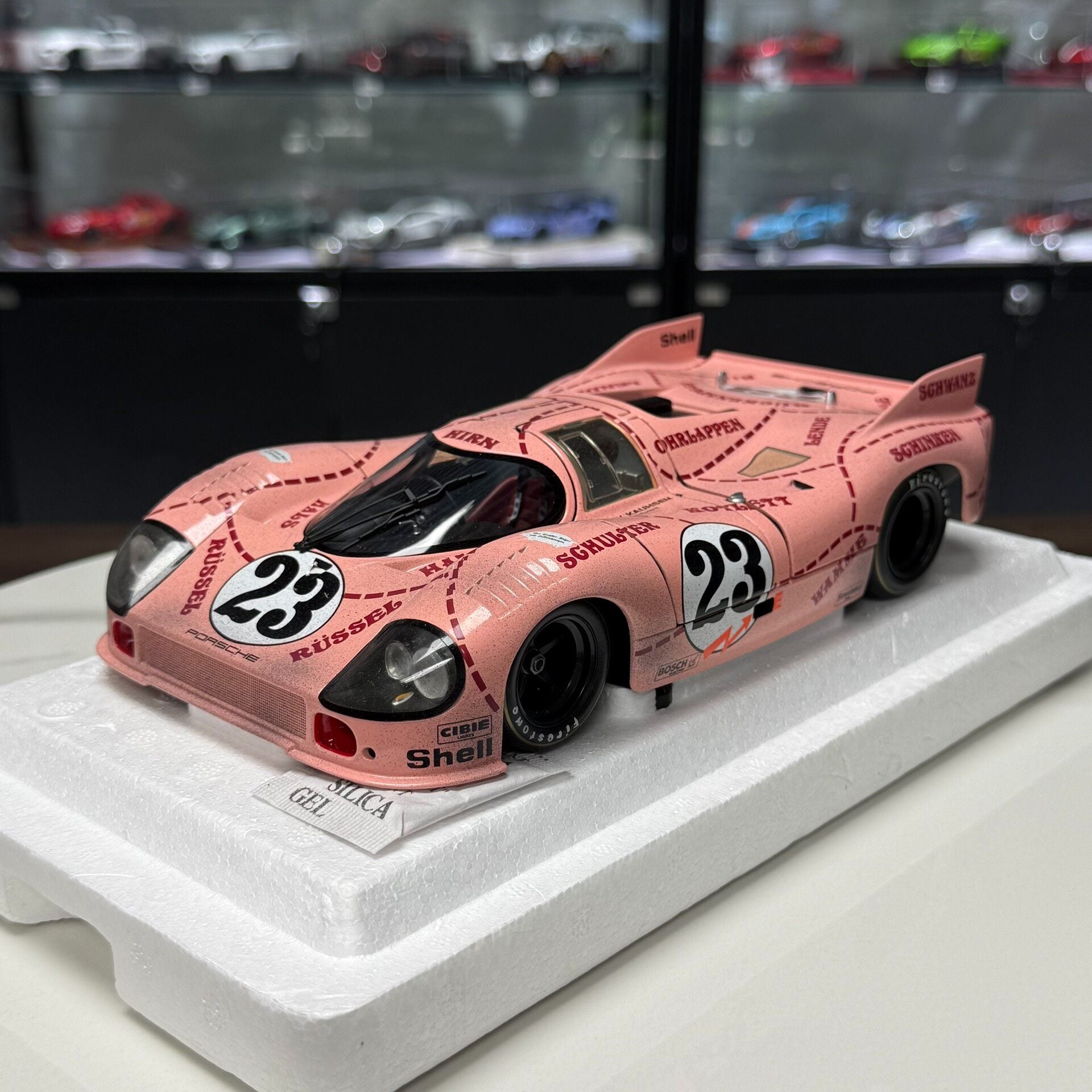 MINI GT Porsche 917 1:18 Alloy Model image 4
