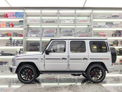 AR Mercedes-Benzg 63 amg 82 820808 1:18 Silver - immagine 4