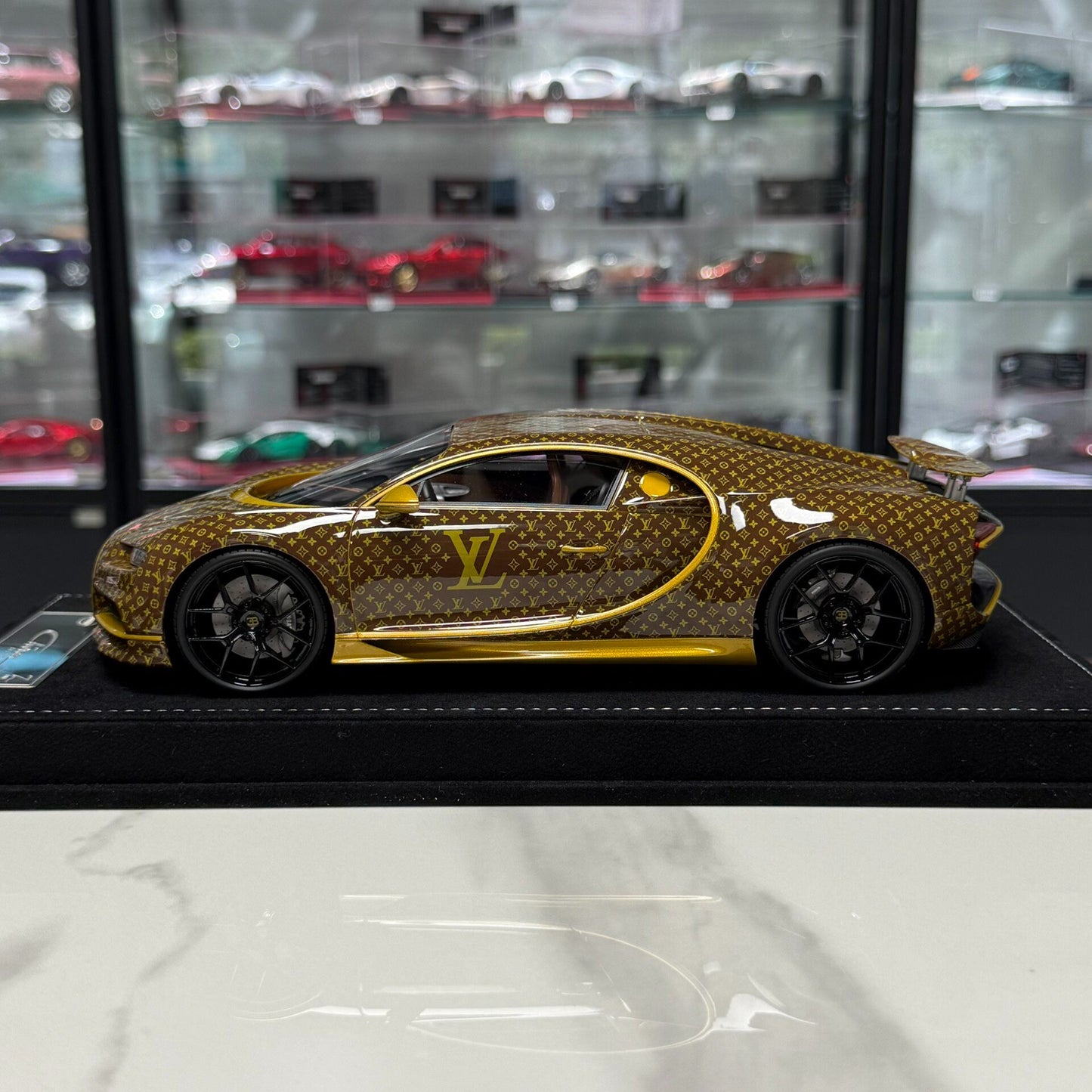 HH Model Bugatti chiron 1:18 Resin Model image 4