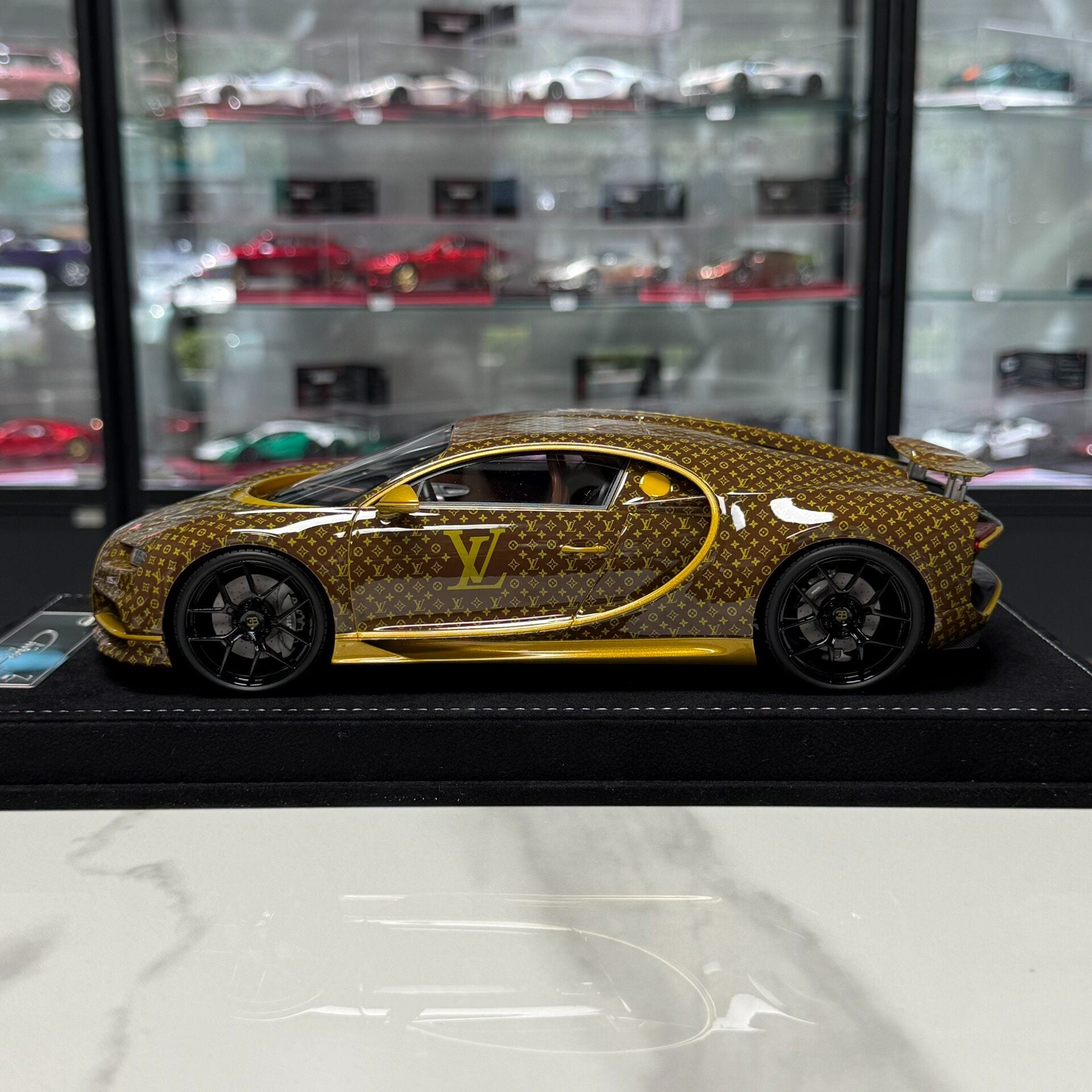 HH Model Bugatti chiron 1:18 Resin Model image 4
