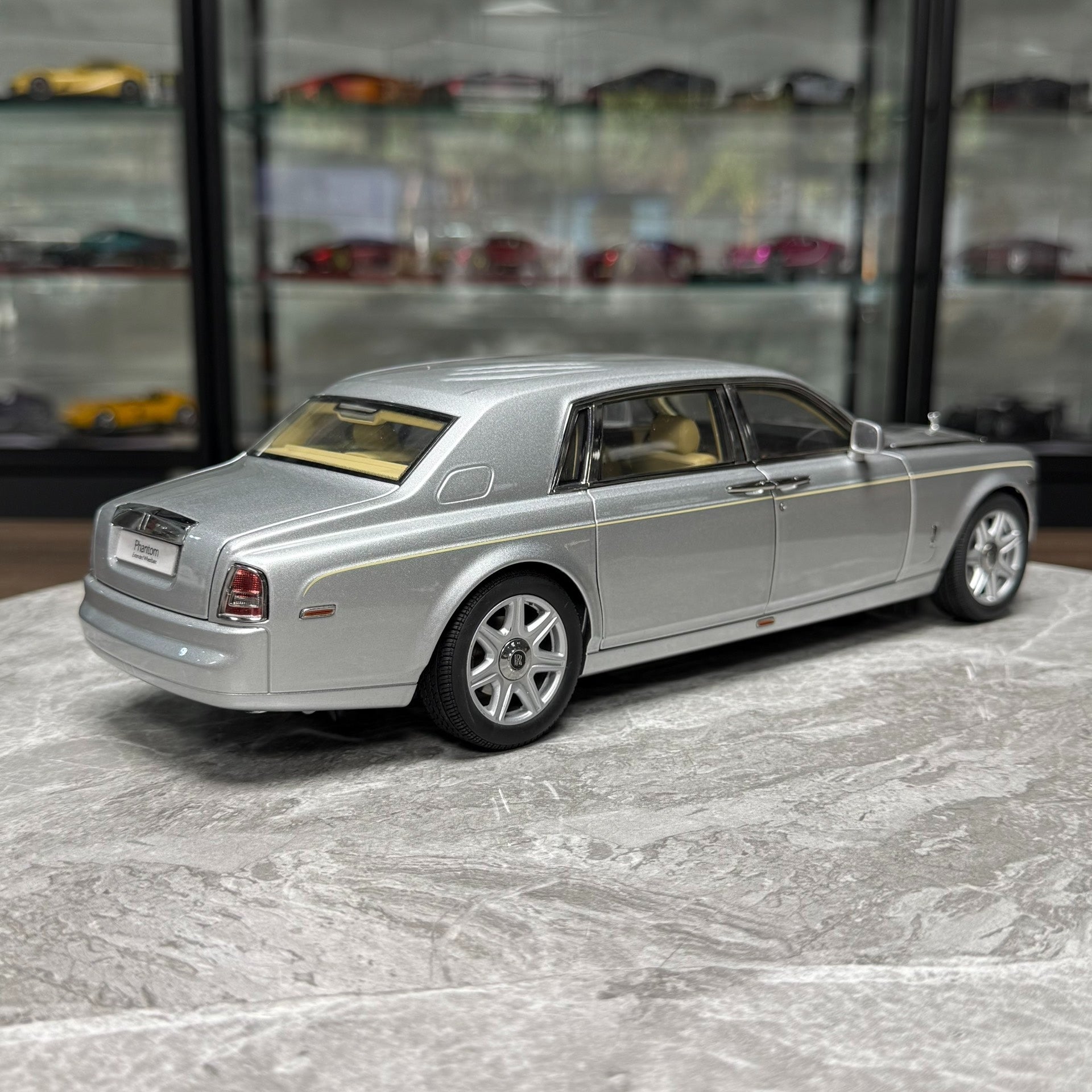 Kyosho Rolls-Royce Phantom 1:18 Alloy Model image 4