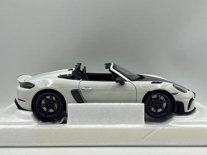 Scale Model Porsche 718 Spyder RS 1:18 White - immagine 4
