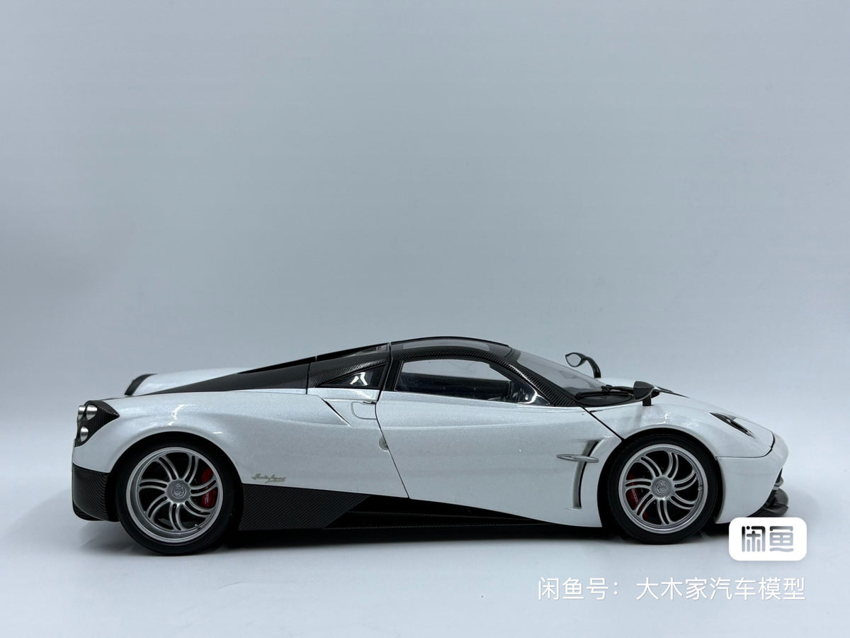 AUTOart 18 PAGANI HUAYRA Pearl DiecastModel 1:18 Pearl White - immagine 4