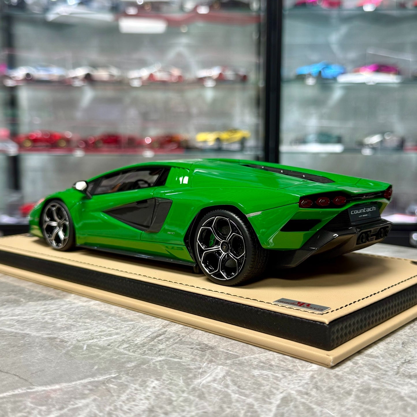 MR Lamborghini Countach LPI800-4 1:18 Resin Model image 4
