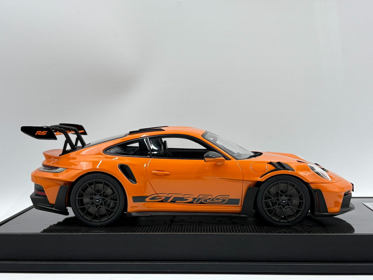Scale Model TP Porsche 911 992 RS Weissach 1/18ResinModel 00:30 - immagine 4