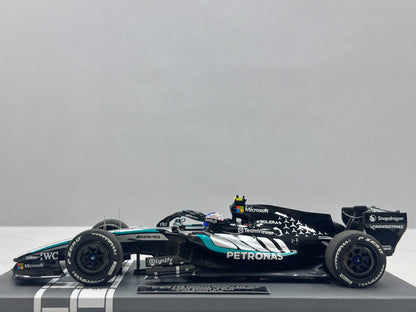 MINICHAMPS Mercedes-Benz AMG PETRONA PETRONAS F1 W17 SilverLivery 1172 - immagine 4