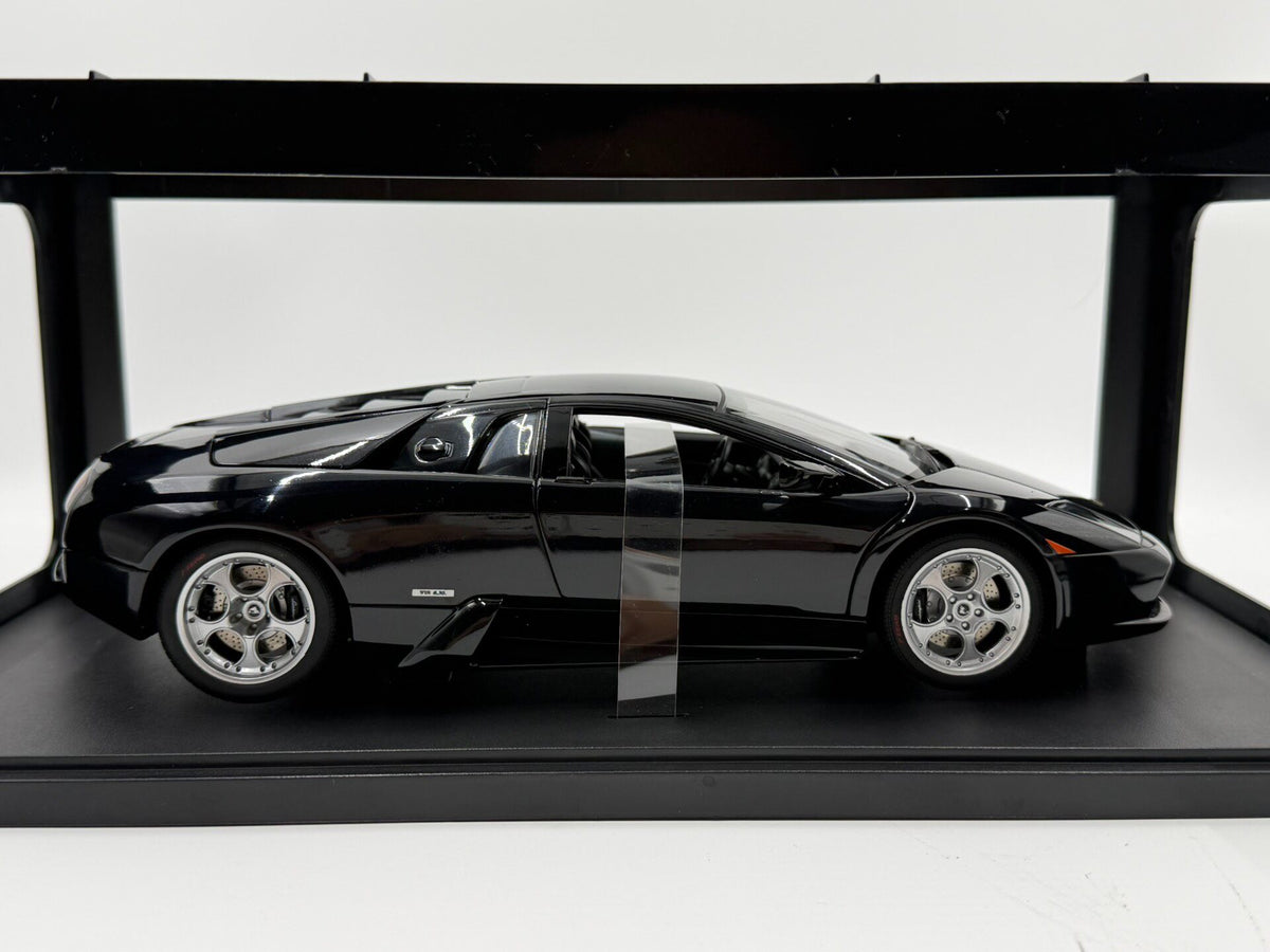 AUTOart DiecastModel 1:18 Black - immagine 4