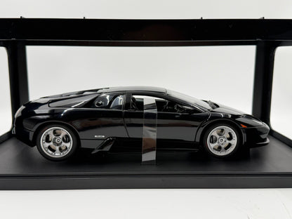 AUTOart DiecastModel 1:18 Black - immagine 4