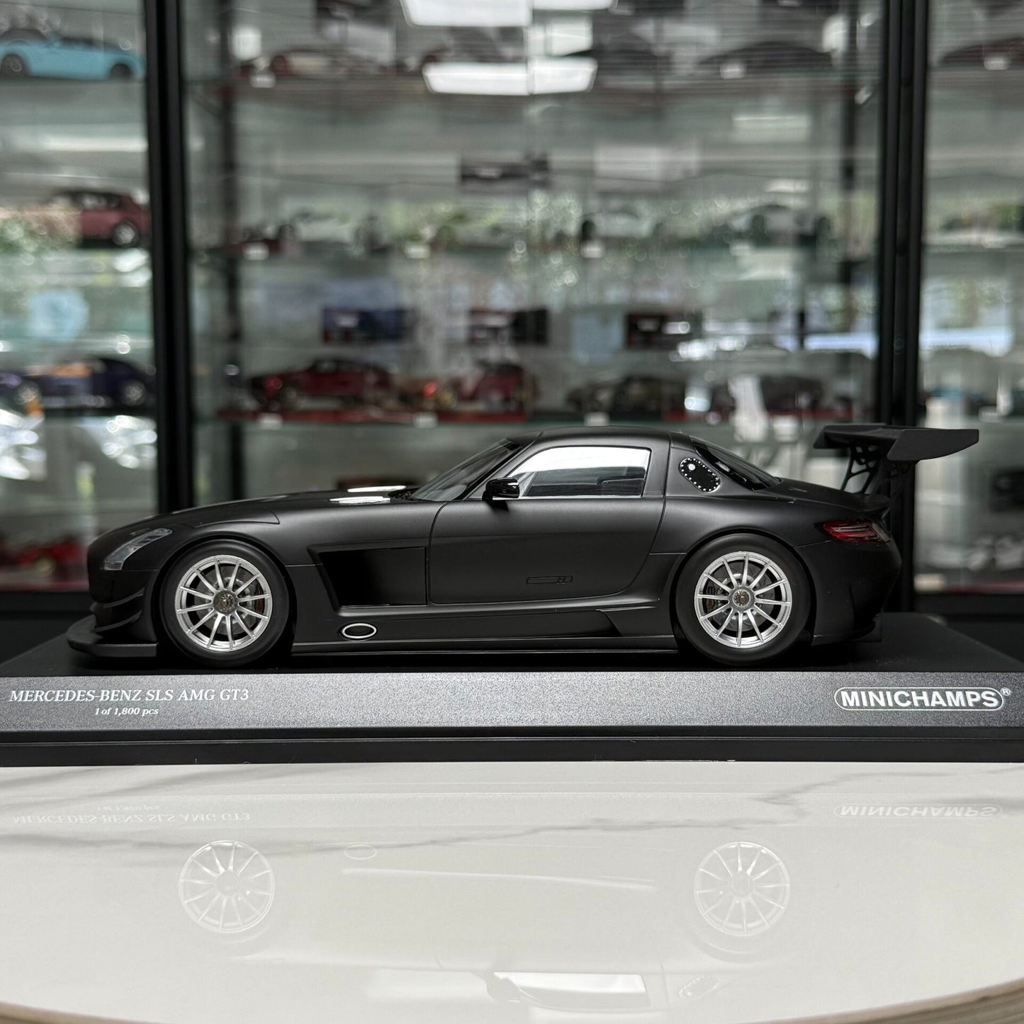 MINICHAMPS Mercedes-Benz SLS AMG GT3 1:18 Alloy Model image 4
