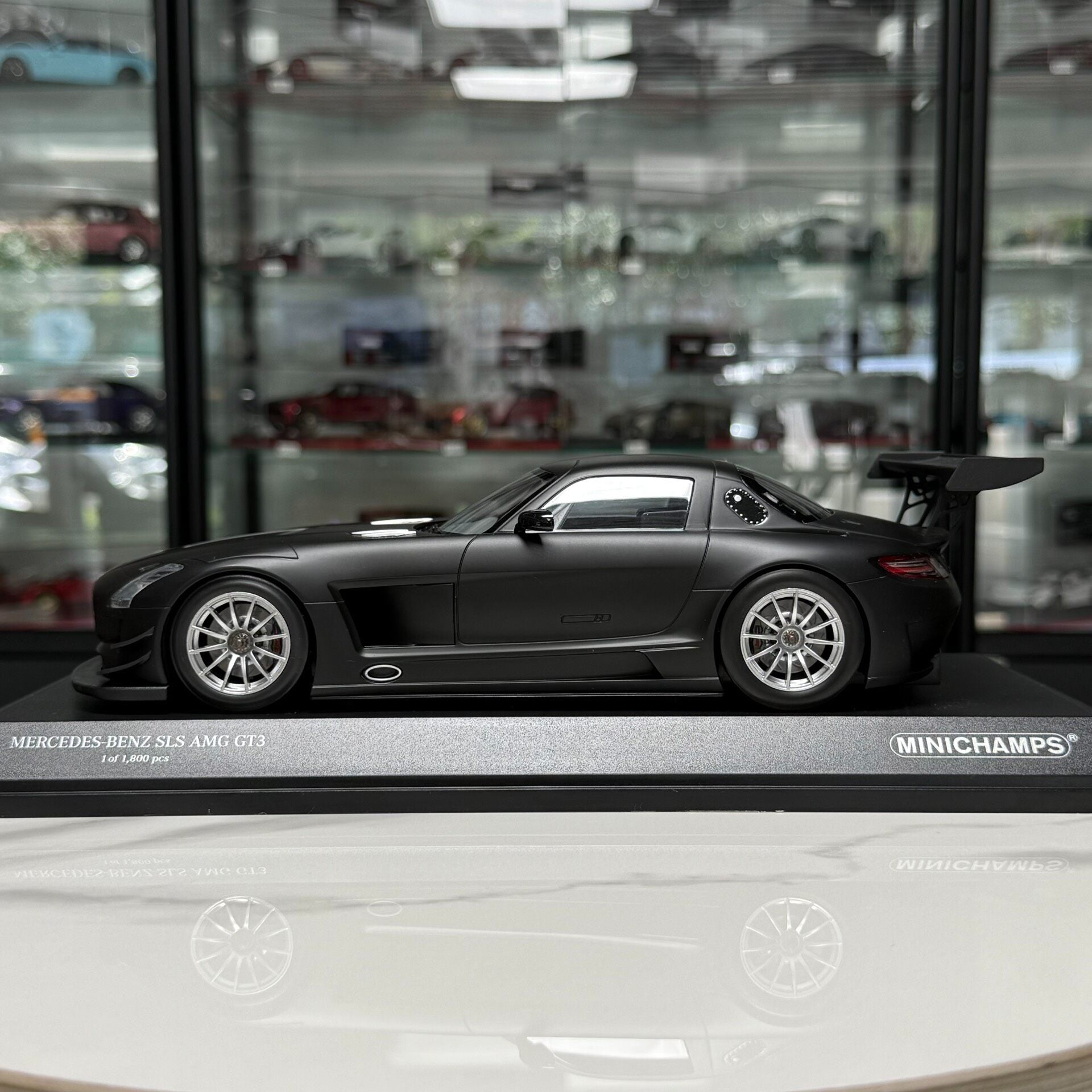 MINICHAMPS Mercedes-Benz SLS AMG GT3 1:18 Alloy Model image 4