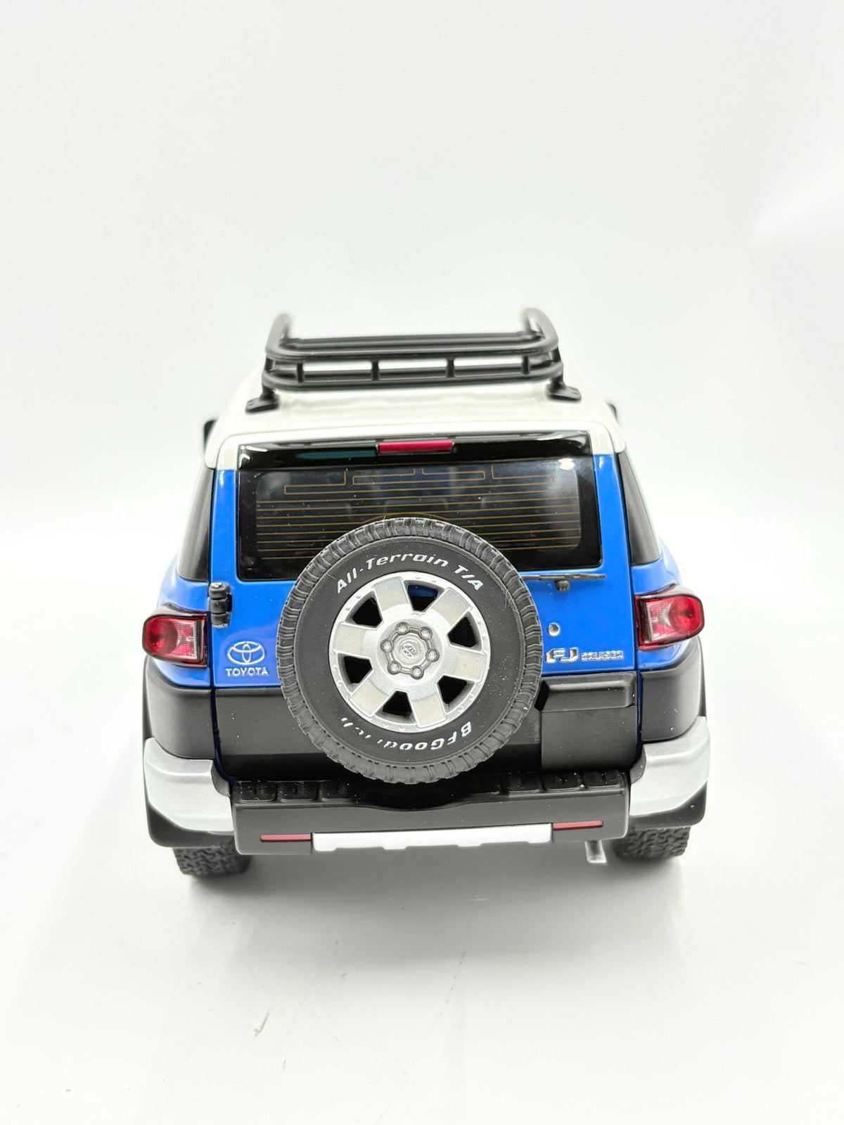 AUTOart ToyotaFJ CRUISER 1 18DiecastModel Blue - immagine 4
