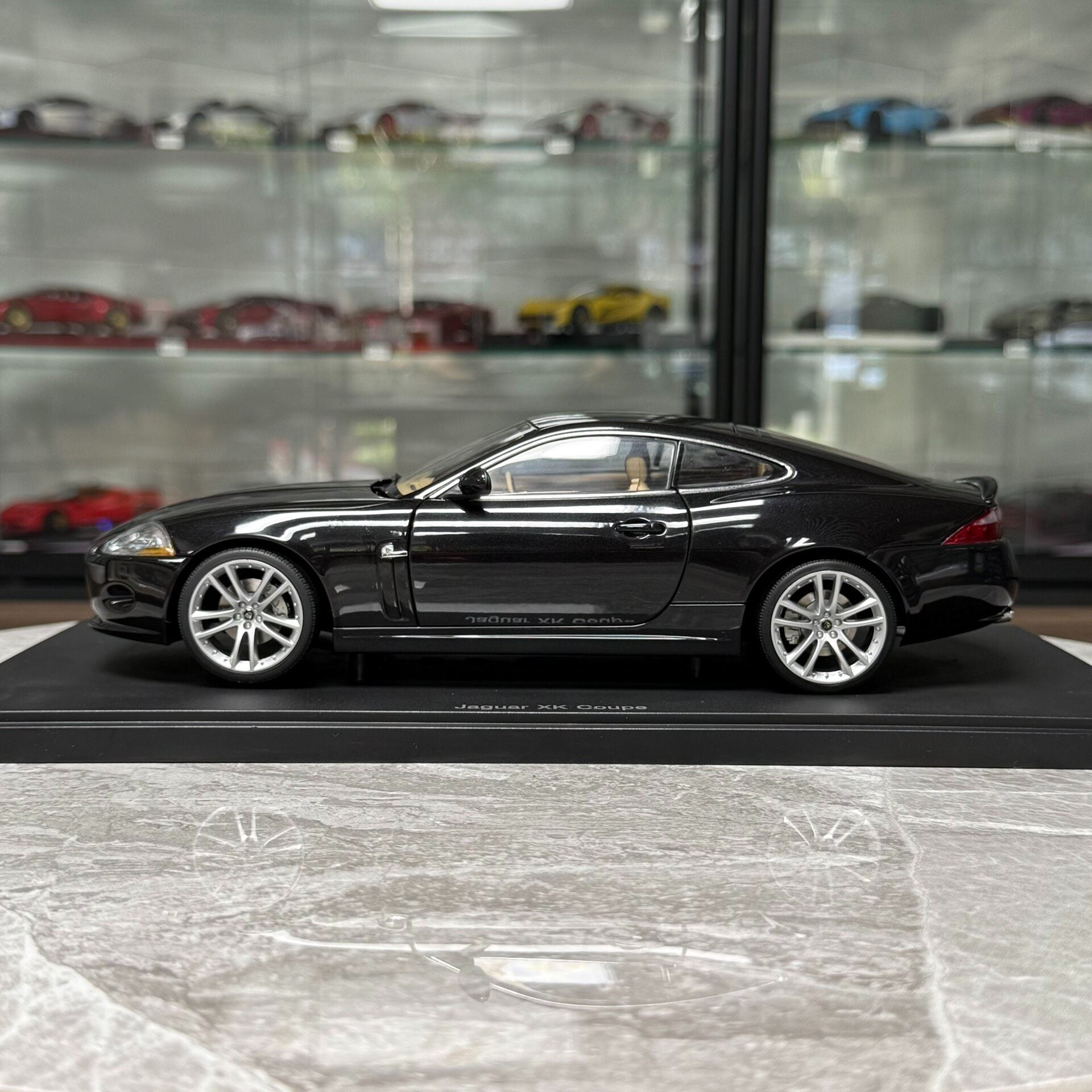 AUTOart Jaguar XK Coupe 1:18 Alloy Model image 4