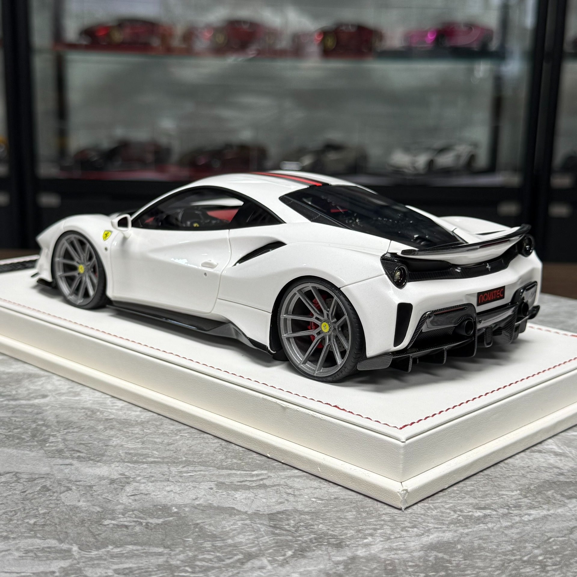IVY Model Ferrari 488 Pista 1:18 Resin Model image 4