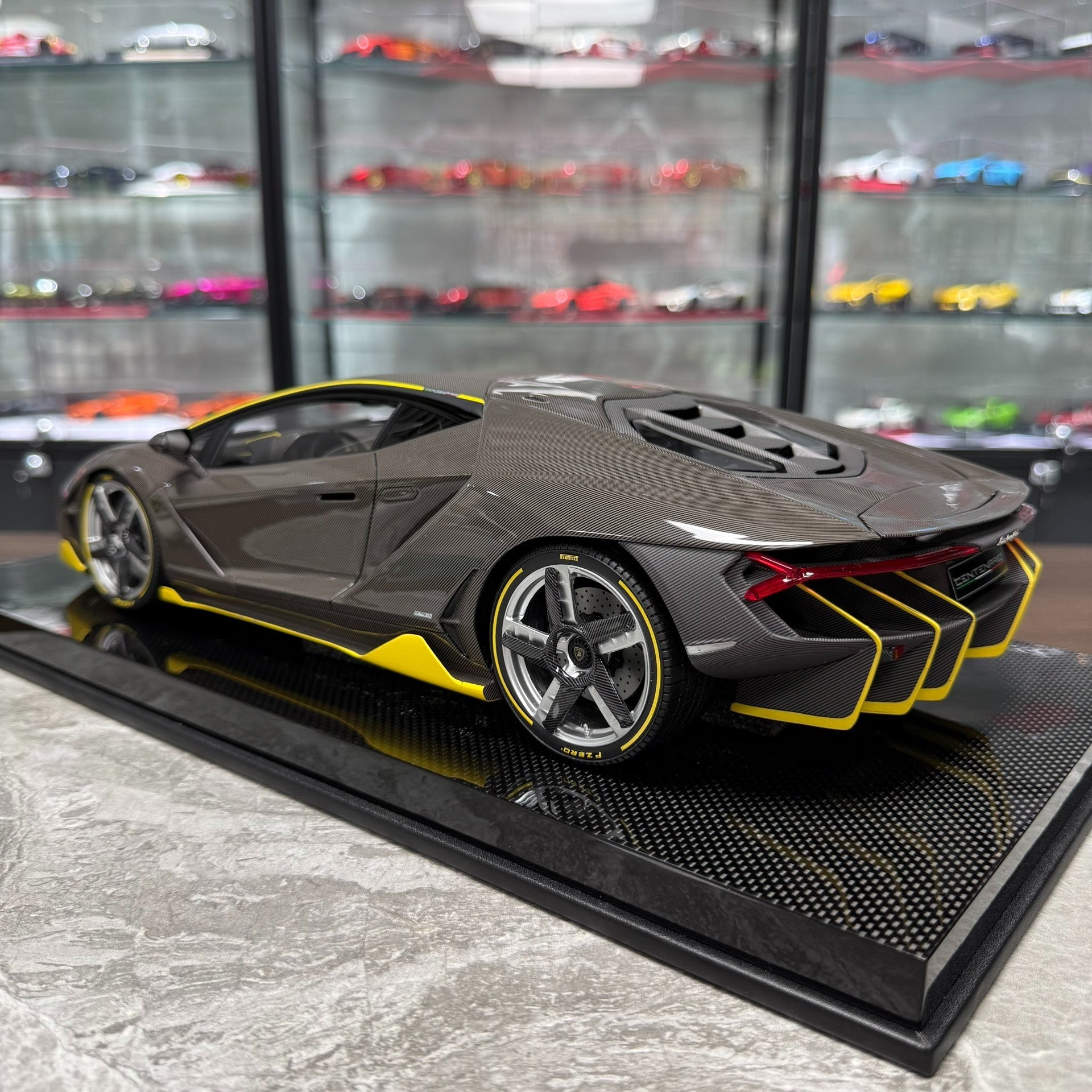 Looksmart Lamborghini Centenario LP770-4 1:12 Resin Model image 4