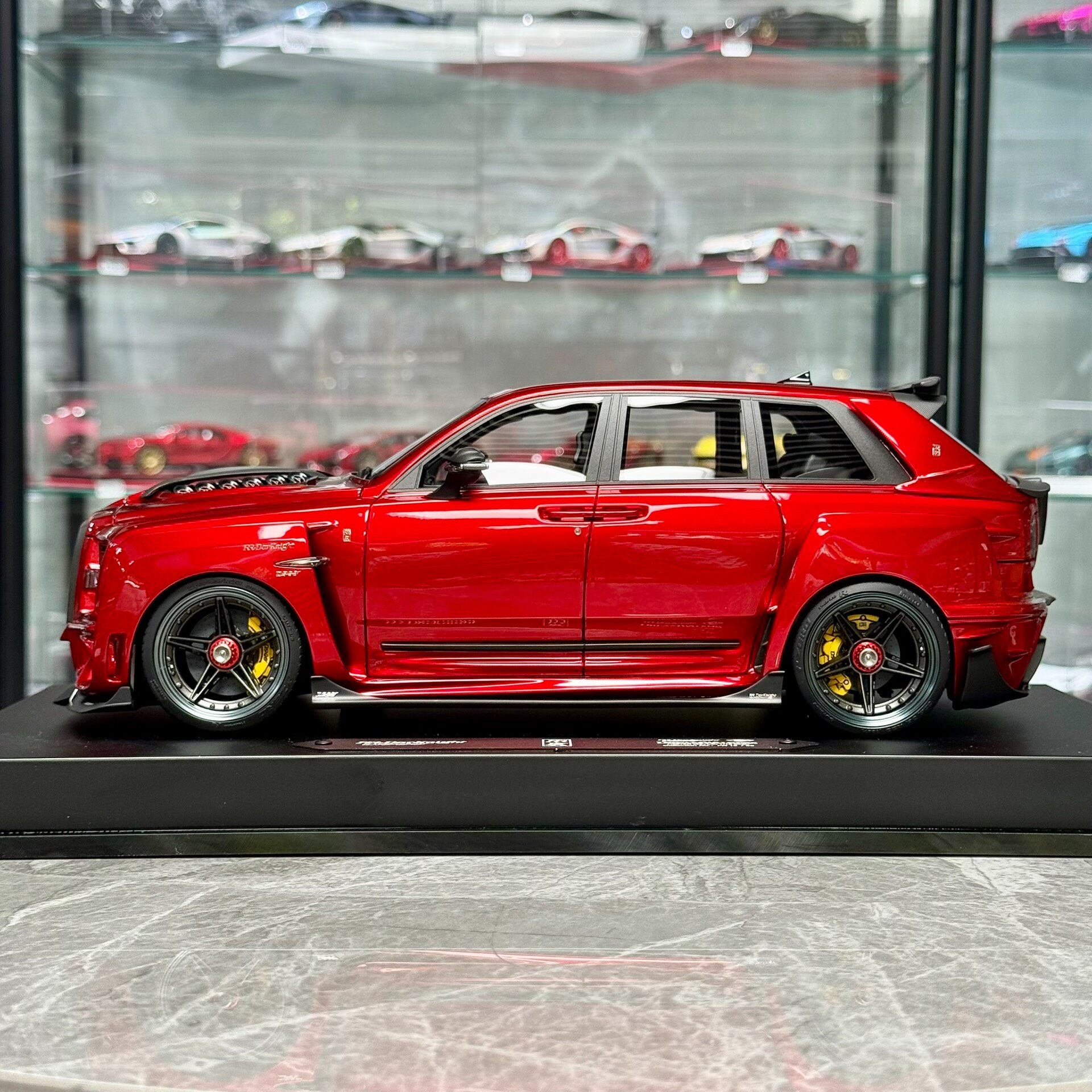 DreamWalkers Rolls-Royce Cullinan 1:18 Resin Model image 4