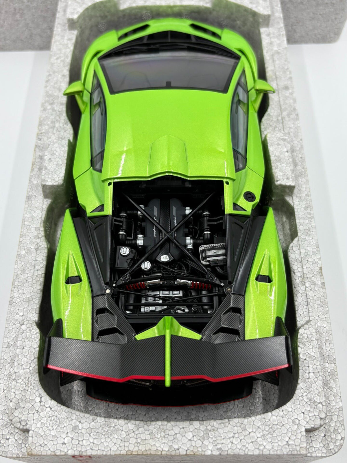 AUTOart Veneno DiecastModel 1:18 Green - immagine 4