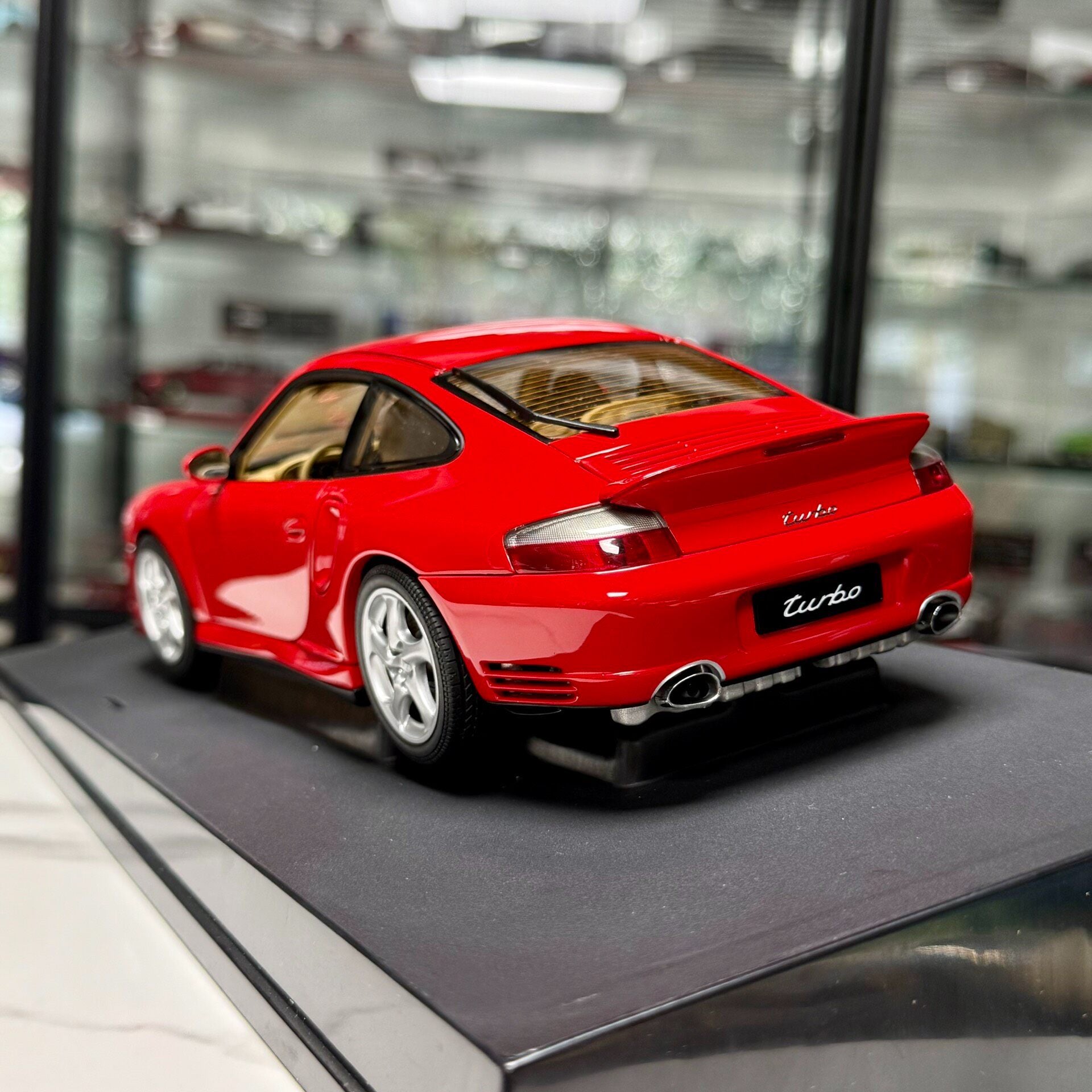 AUTOart Porsche 911 Turbo 1:18 Alloy Model image 4