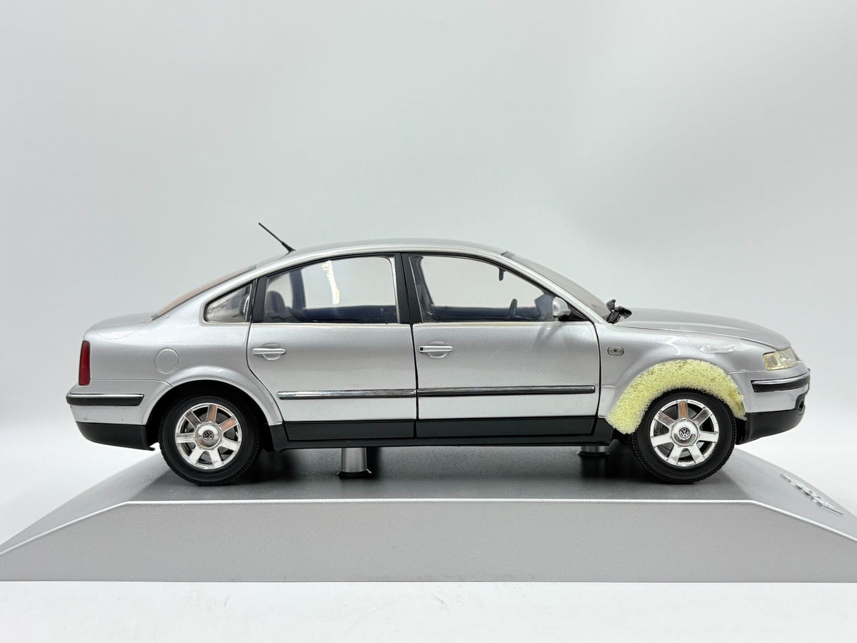 Scale Model Silver - immagine 4