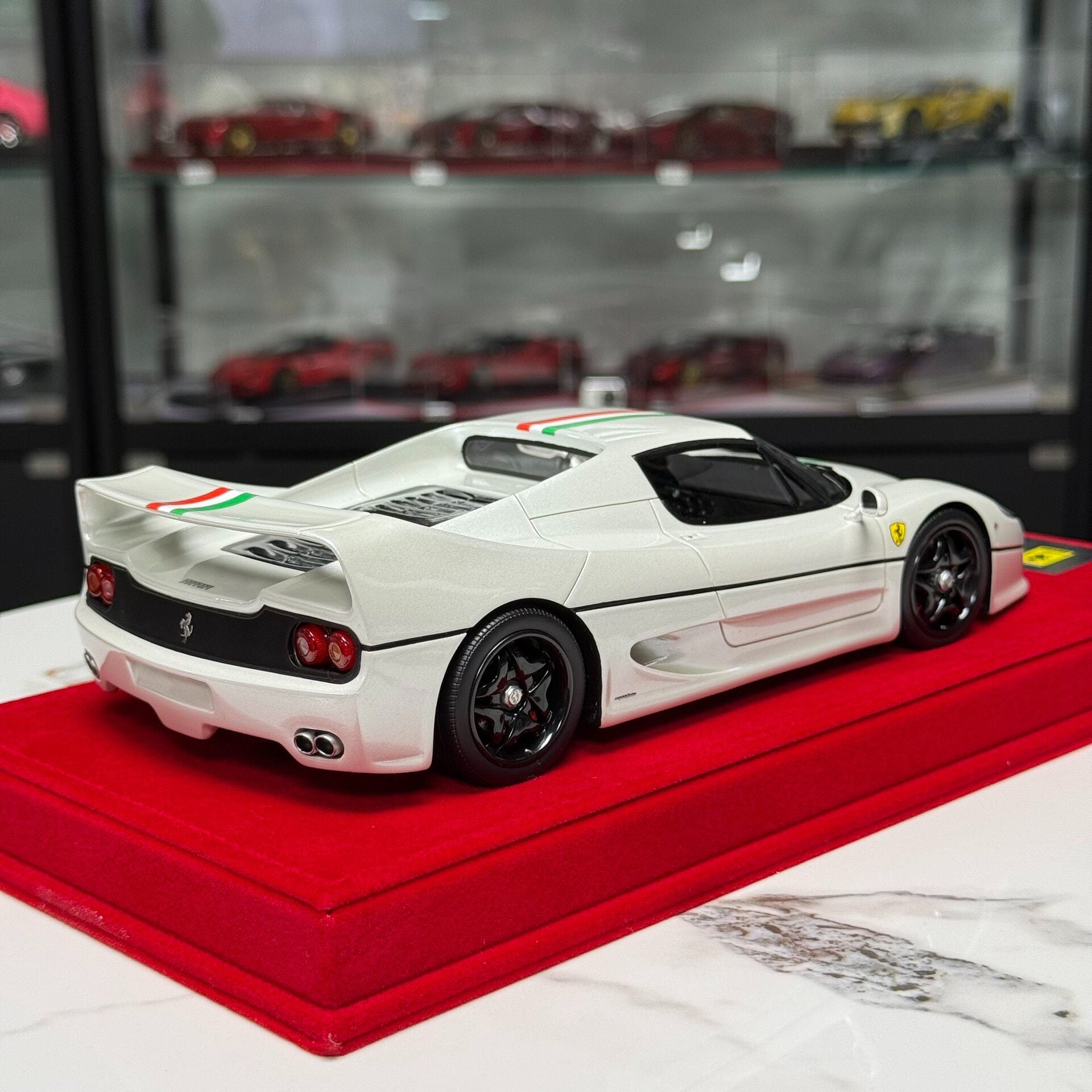 Looksmart Ferrari F50 1:18 Resin Model image 4