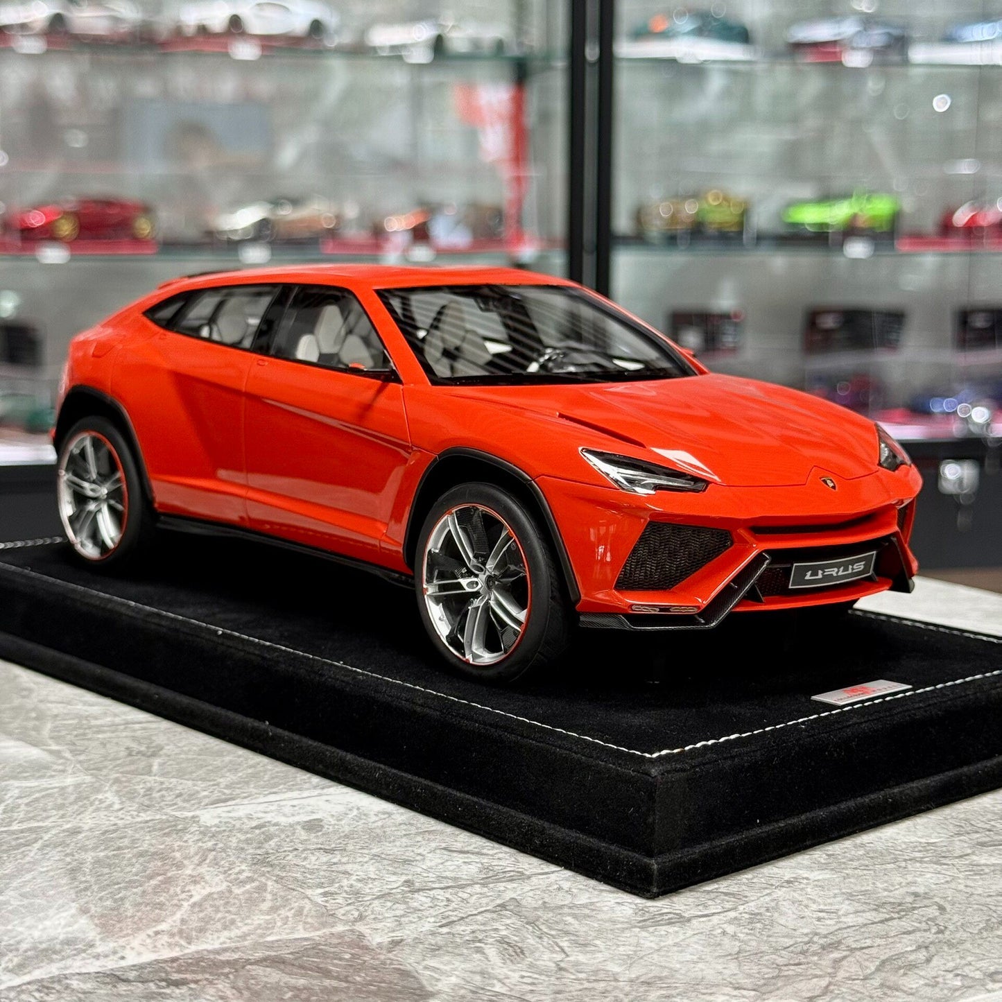 MR Lamborghini URUS 1:18 Resin Model image 4