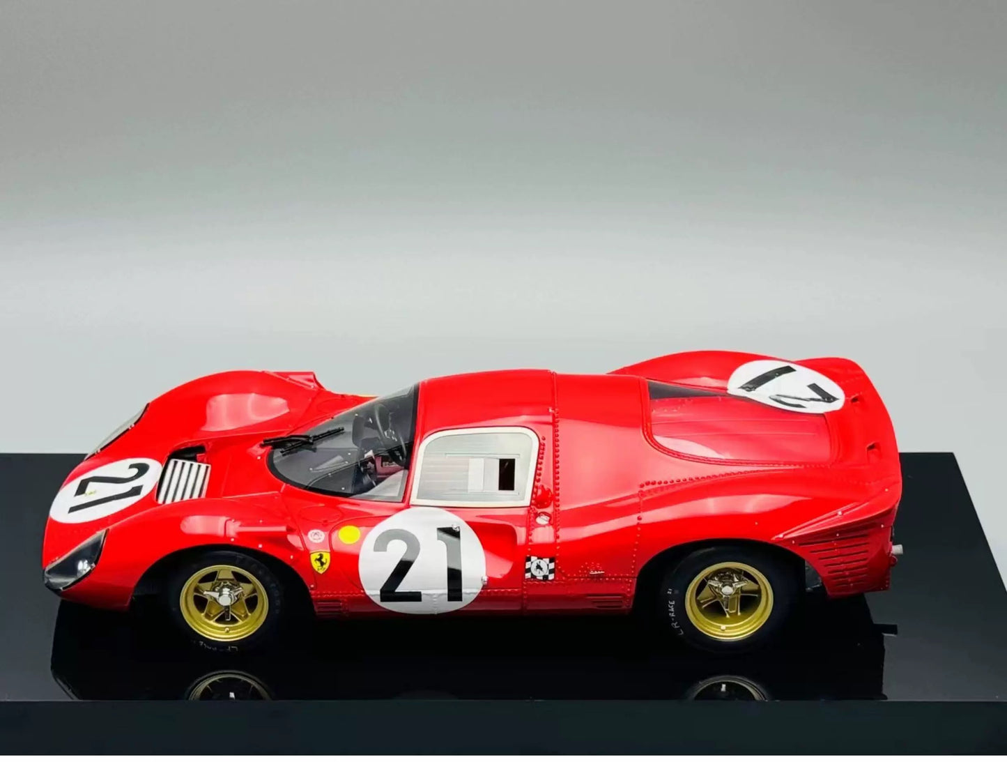 Amalgam 1/18 Ferrari 330 P4 Resin Model