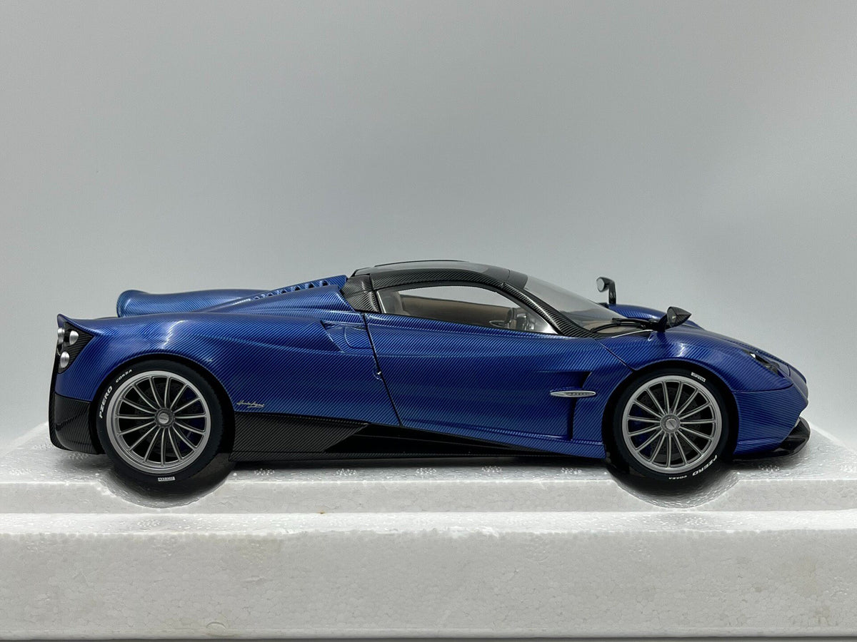 AUTOart AA Pagani Huayra Roadster 1:18 - immagine 5