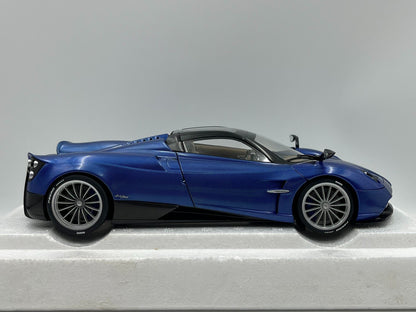 AUTOart AA Pagani Huayra Roadster 1:18 - immagine 5