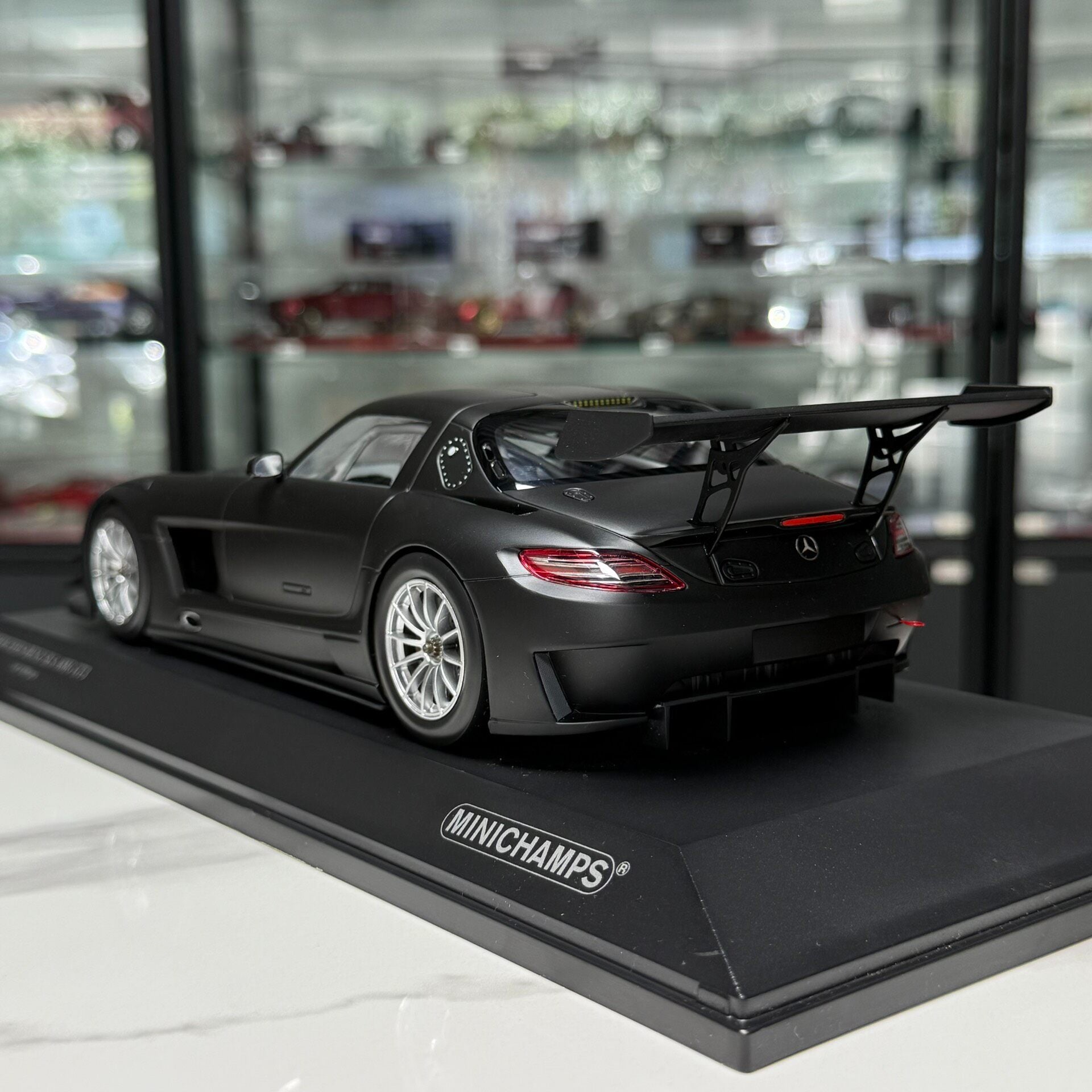 MINICHAMPS Mercedes-Benz SLS AMG GT3 1:18 Alloy Model image 5