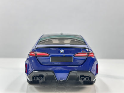 MINICHAMPS BMW M5 2024 110023802 1:18 - immagine 5