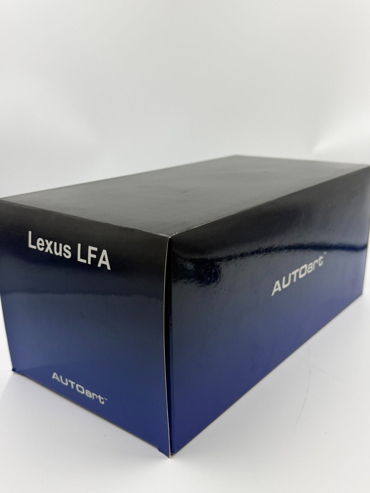 AUTOart 1:18 White - immagine 5