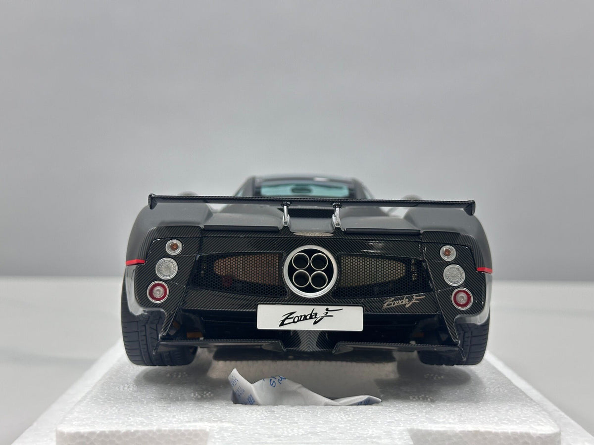 AR  1:18 Pagani Zonda F 2005 - Modello da collezione - immagine 5