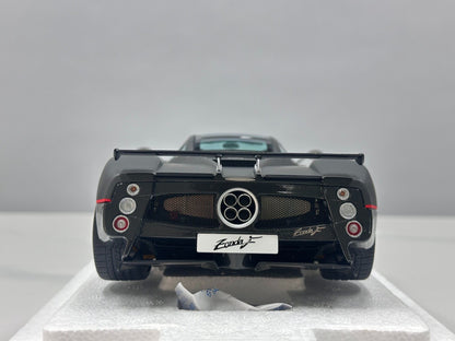 AR  1:18 Pagani Zonda F 2005 - Modello da collezione - immagine 5