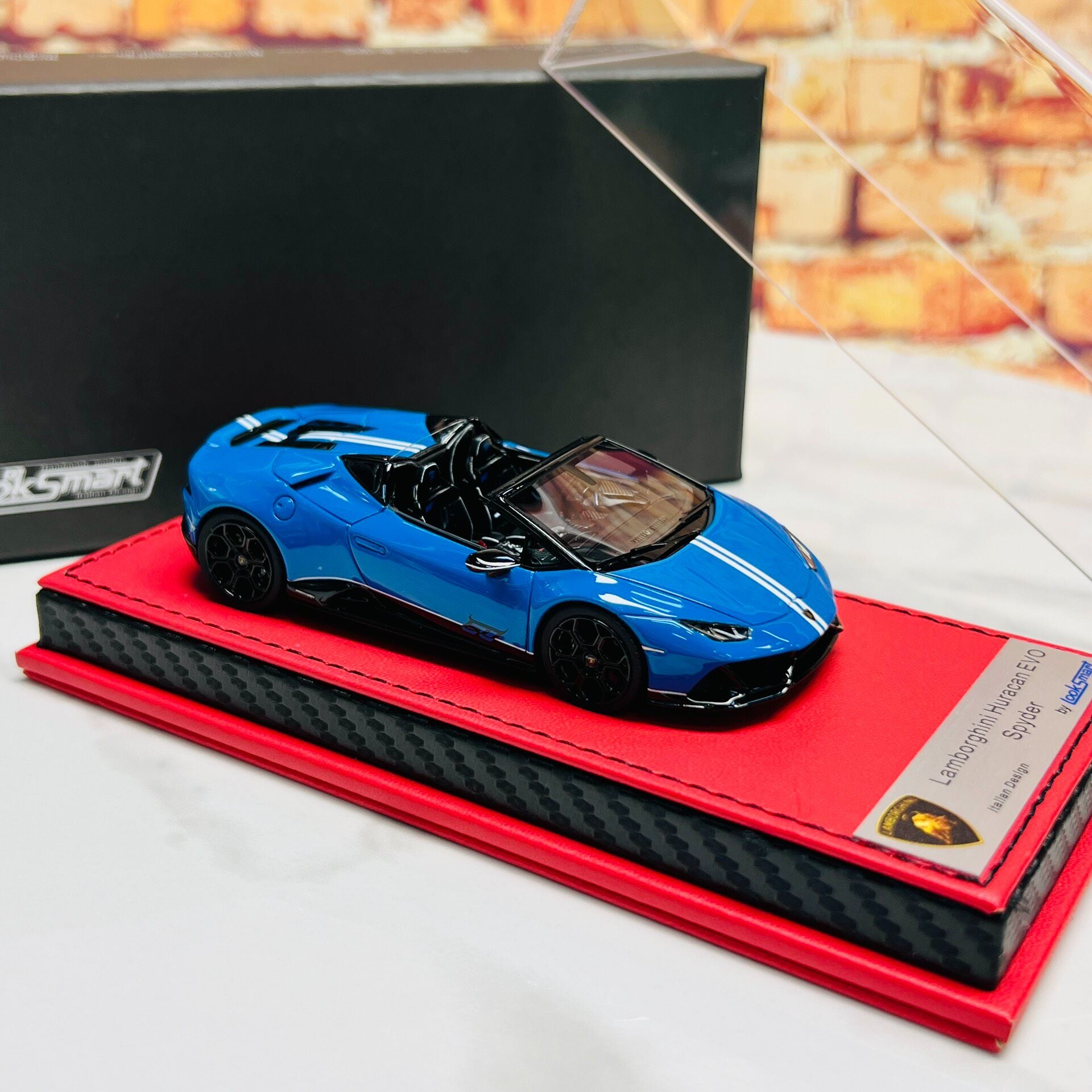Looksmart Lamborghini 1:43 Resin Model image 5