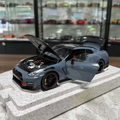 Motorhelix Nissan GT-R R35 1:18 Alloy Model image 5