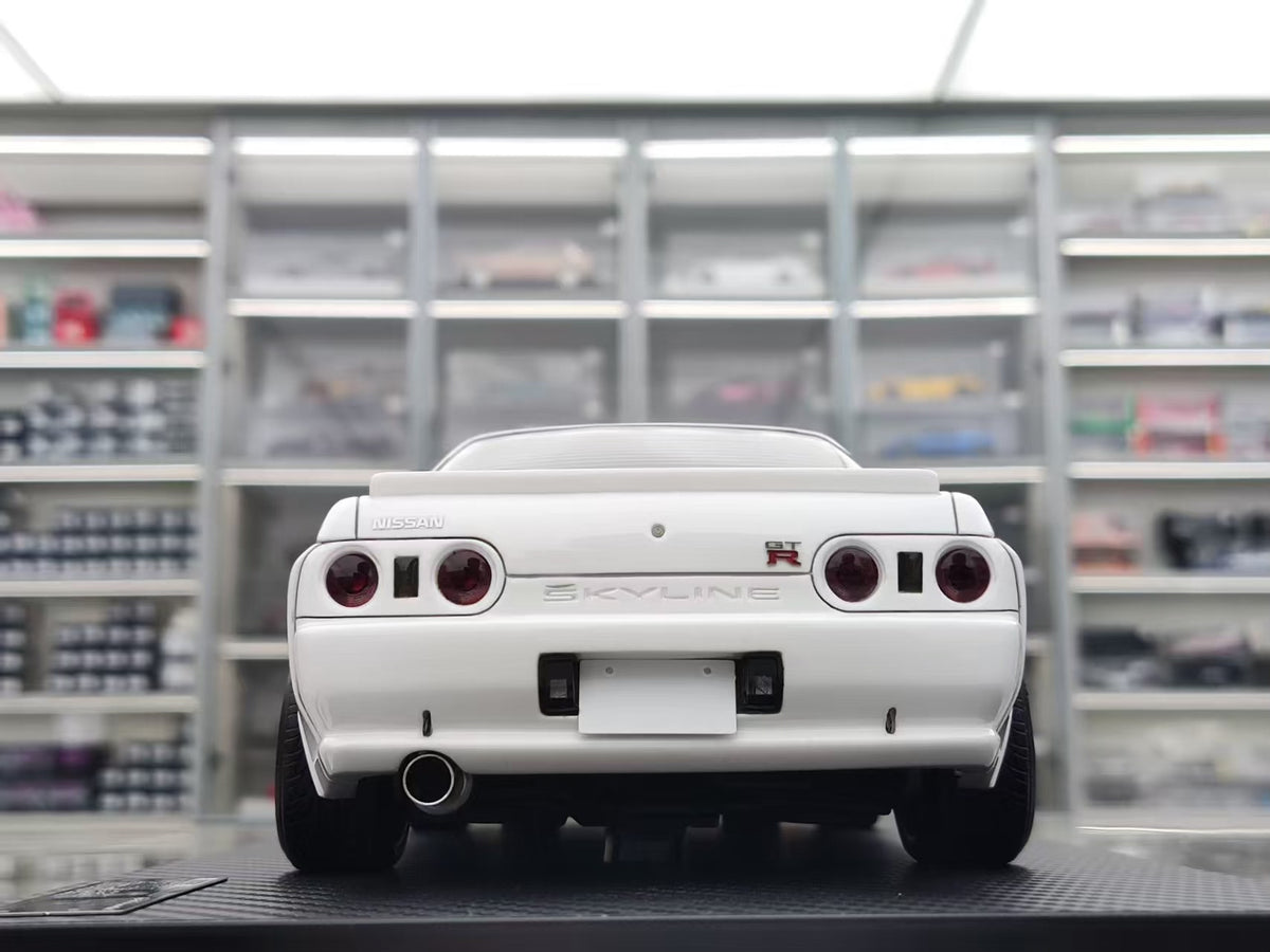 Ignition Model Nissan SKYLINE GT-R R32 1:18 White - immagine 5