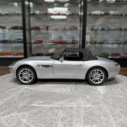 Kyosho BMW Z8 1:12 Alloy Model image 5