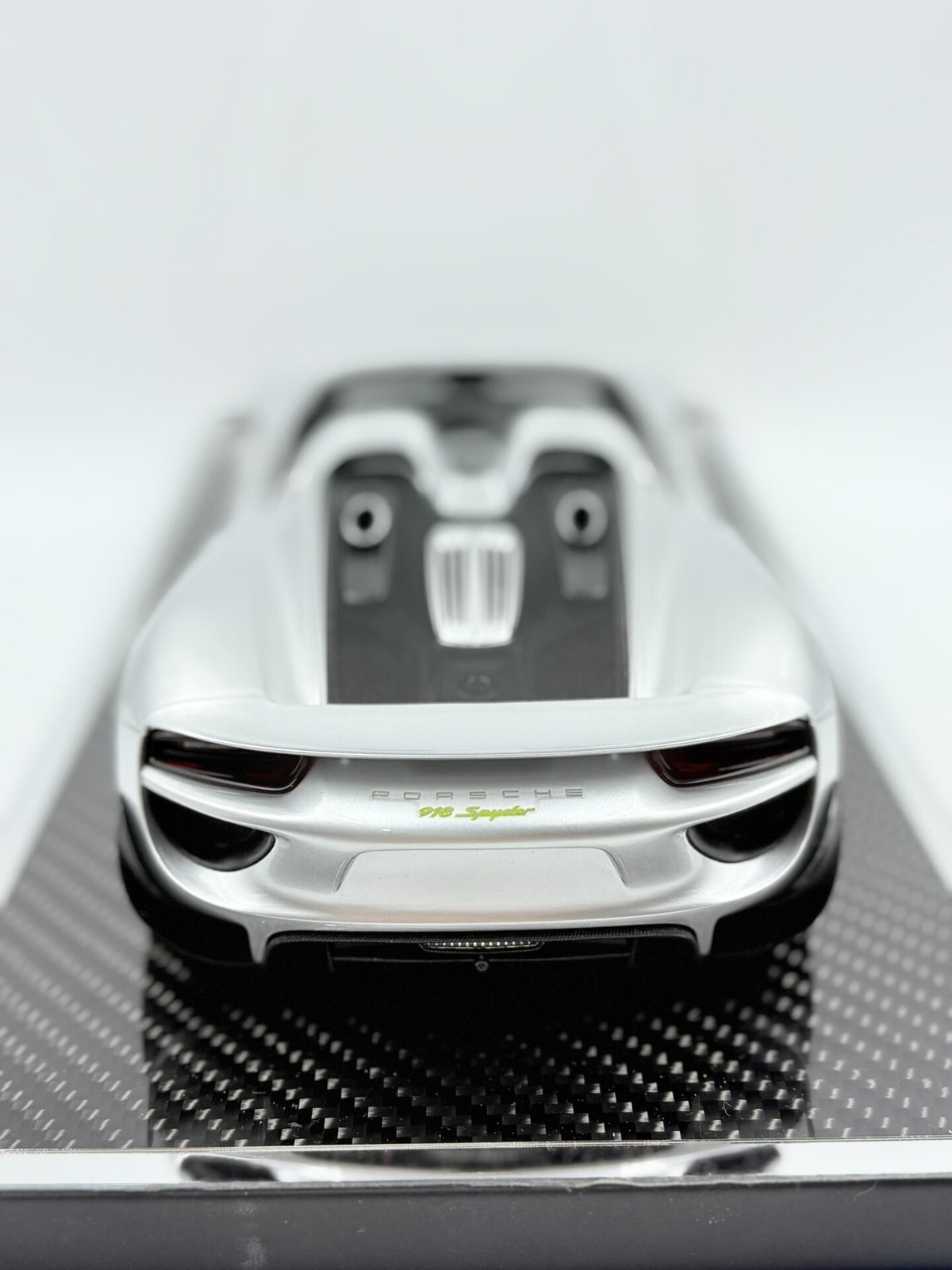 Scale Model YY Porsche 918 Spyder 1/18ResinModel - immagine 5