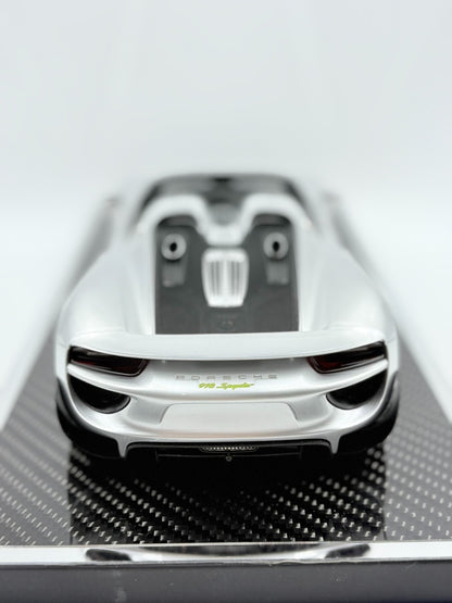 Scale Model YY Porsche 918 Spyder 1/18ResinModel - immagine 5