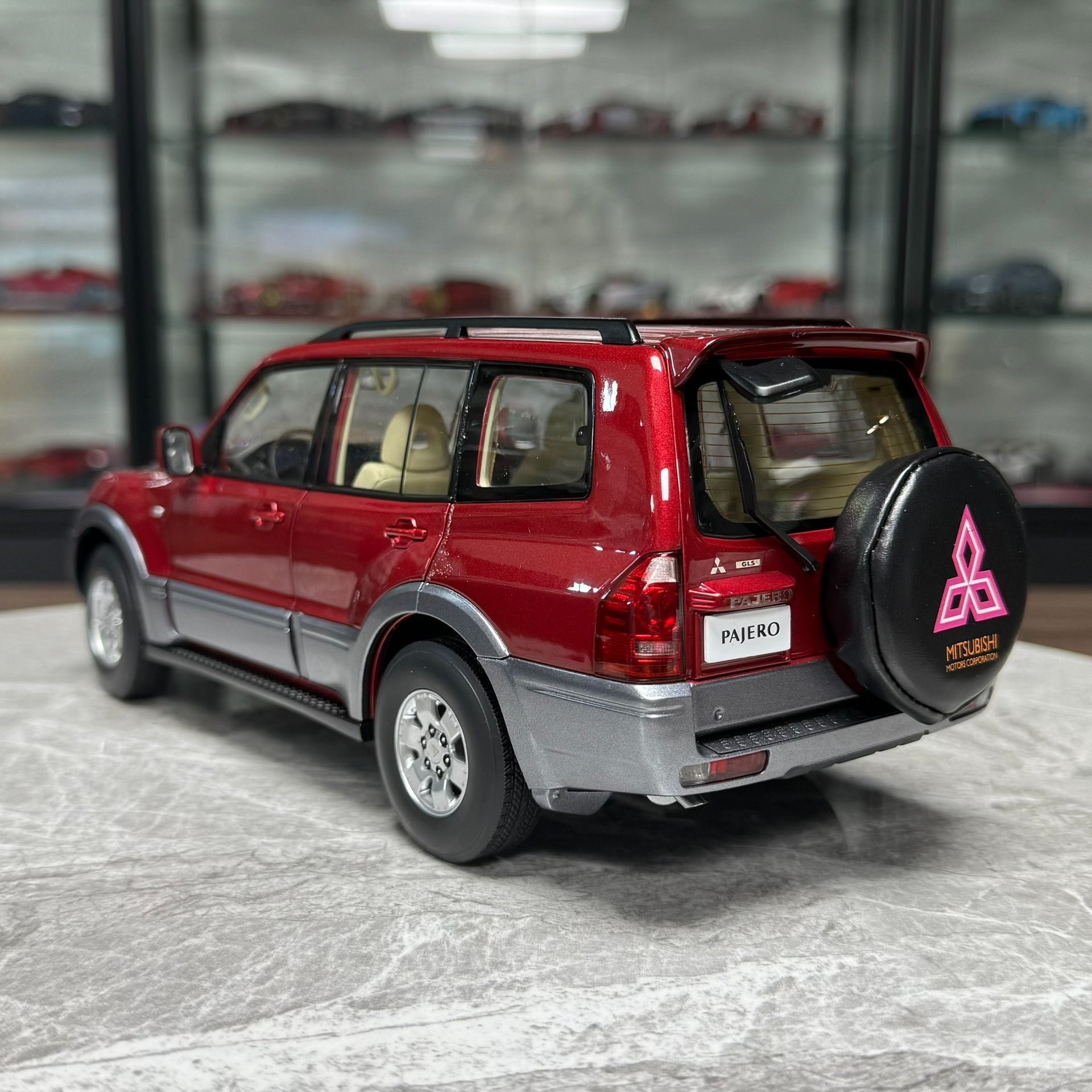 YC Model Mitsubishi V73 1:18 Alloy Model image 5