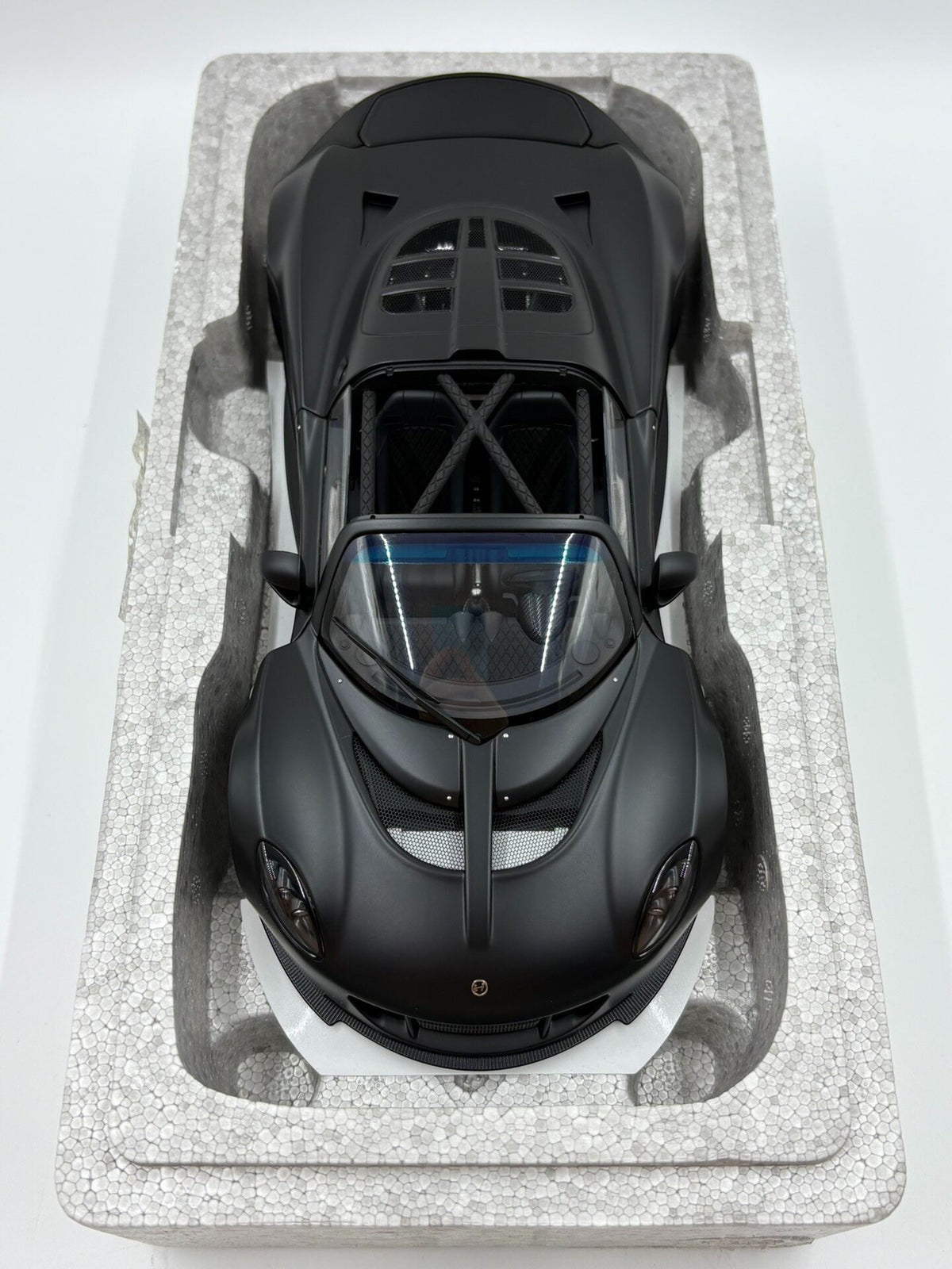 AUTOart 1:18 Black - immagine 5