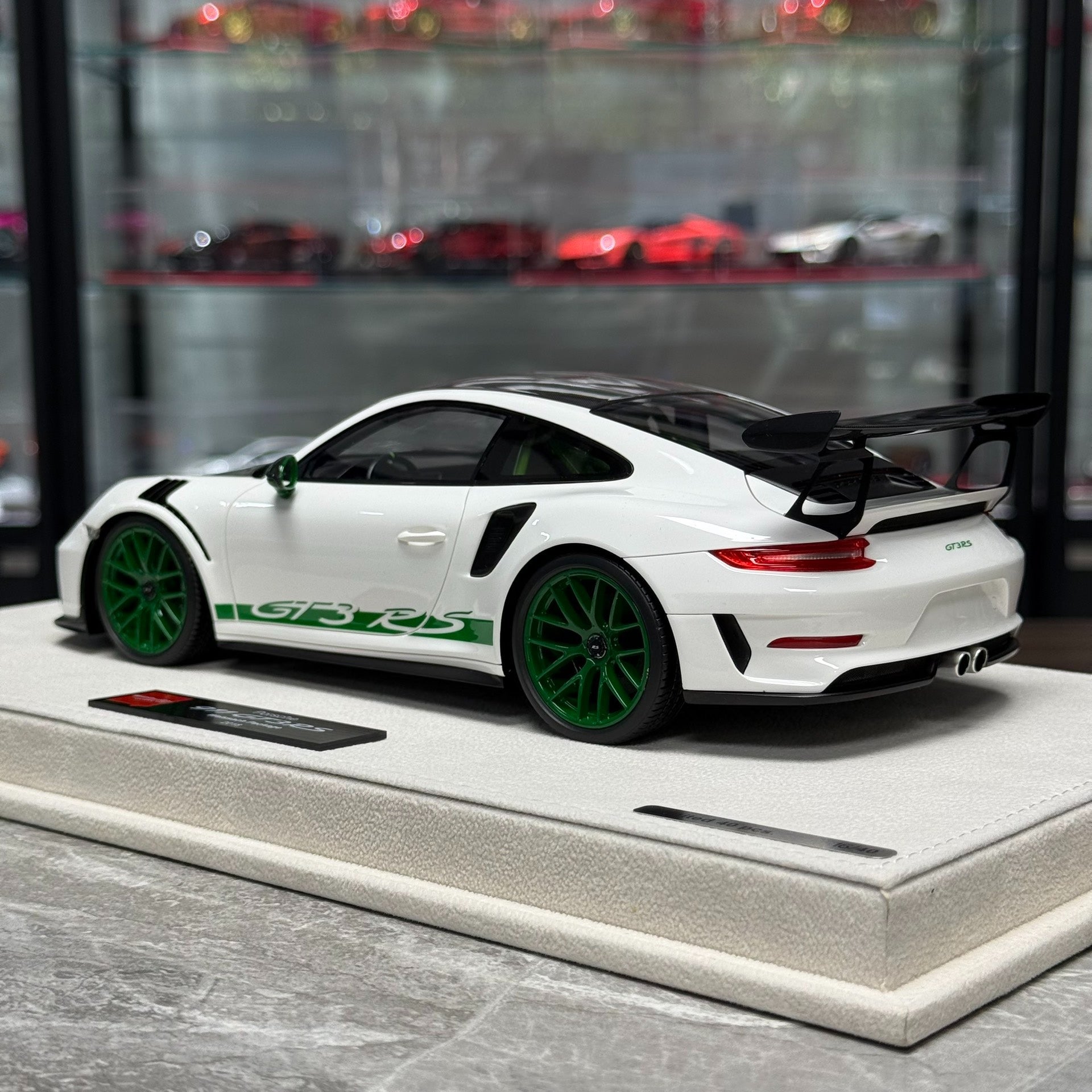 Make Up Porsche 911(991.2)GT3 RS 2018 1:18 Resin Model image 5