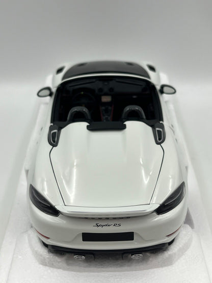 Scale Model Porsche 718 Spyder RS 1:18 White - immagine 5