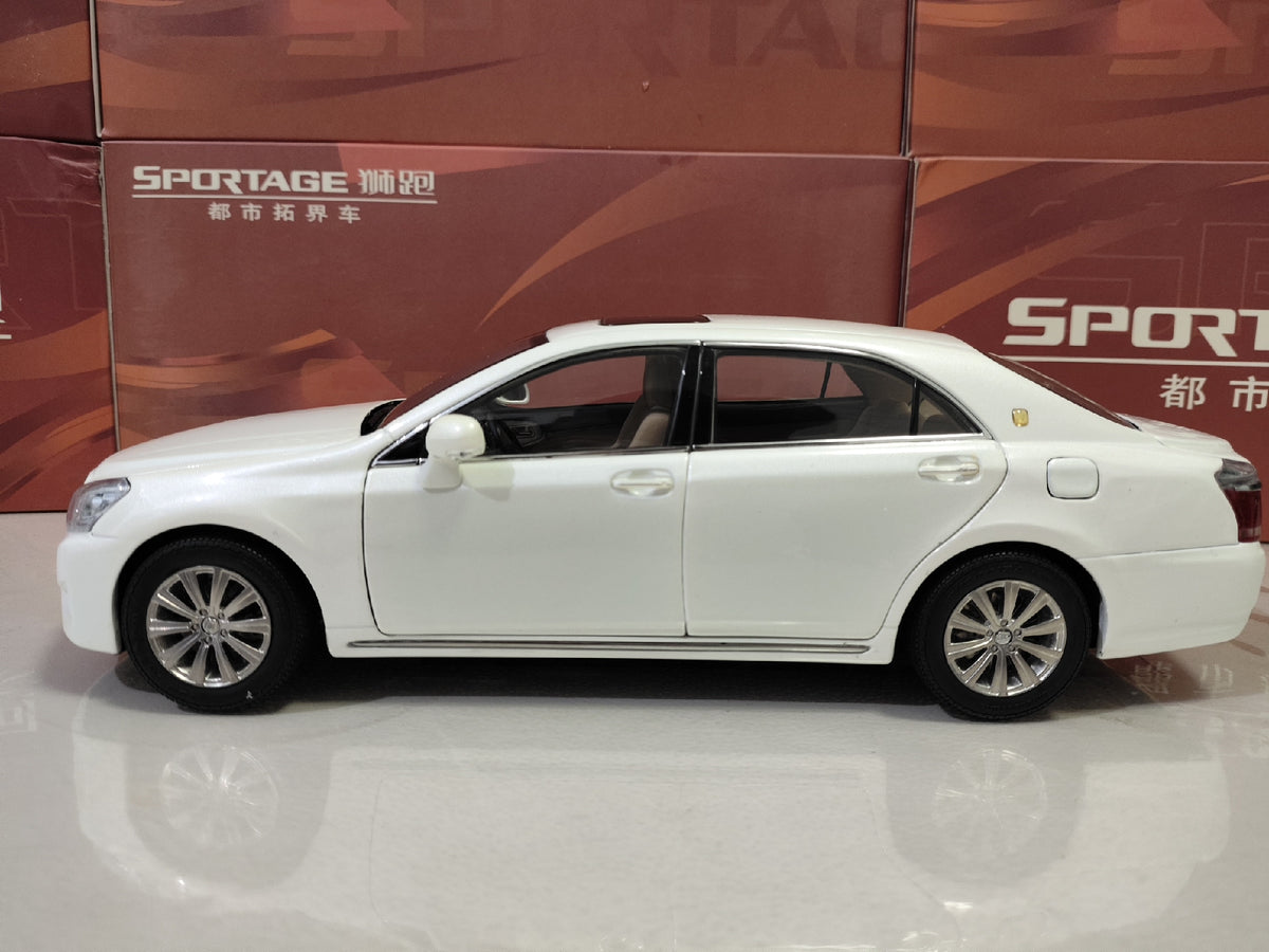 Scale Model Toyota 1 18 DiecastModel White - immagine 5